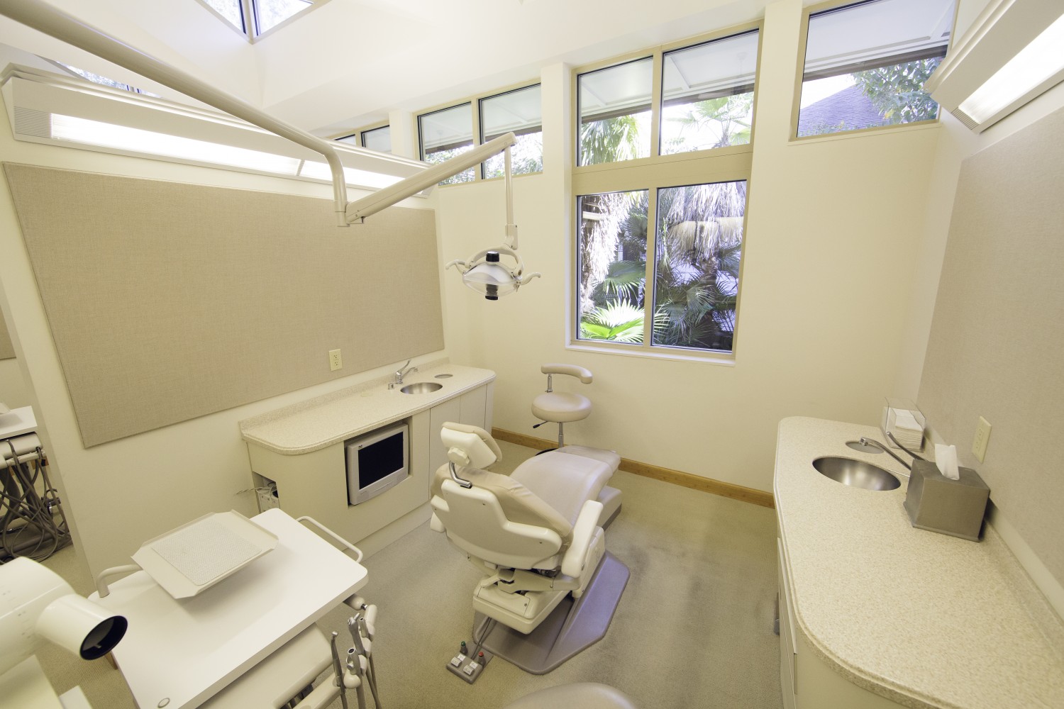 Charleston Dental Associates Office Interior - Dental Chair 1