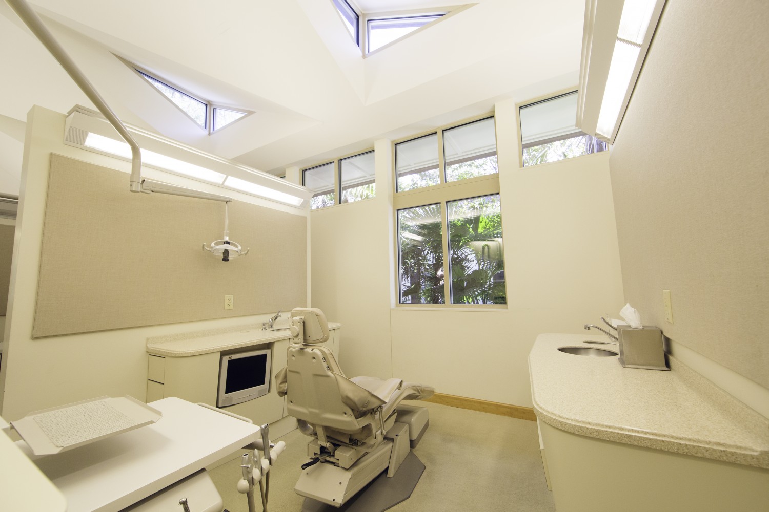 Charleston Dental Associates Office Interior - Dental Chair 2